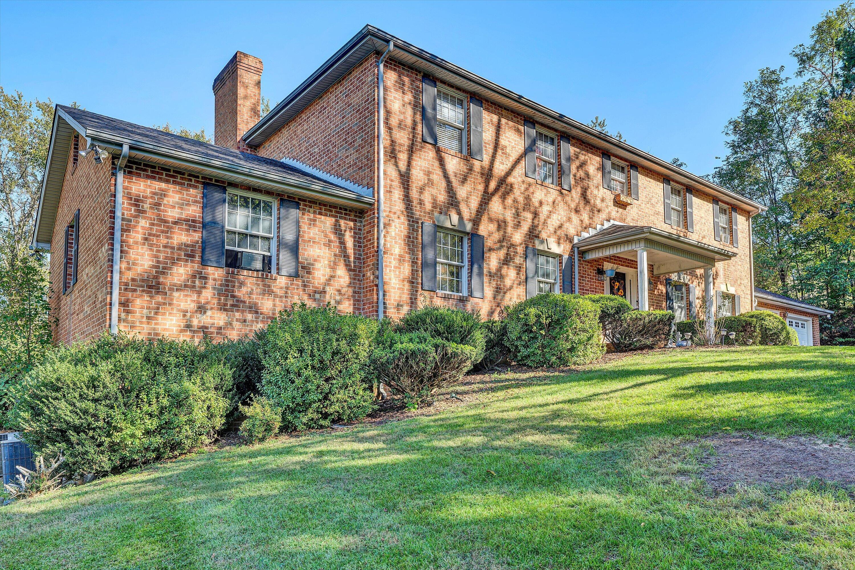 Image 2: 02-SGP-09567