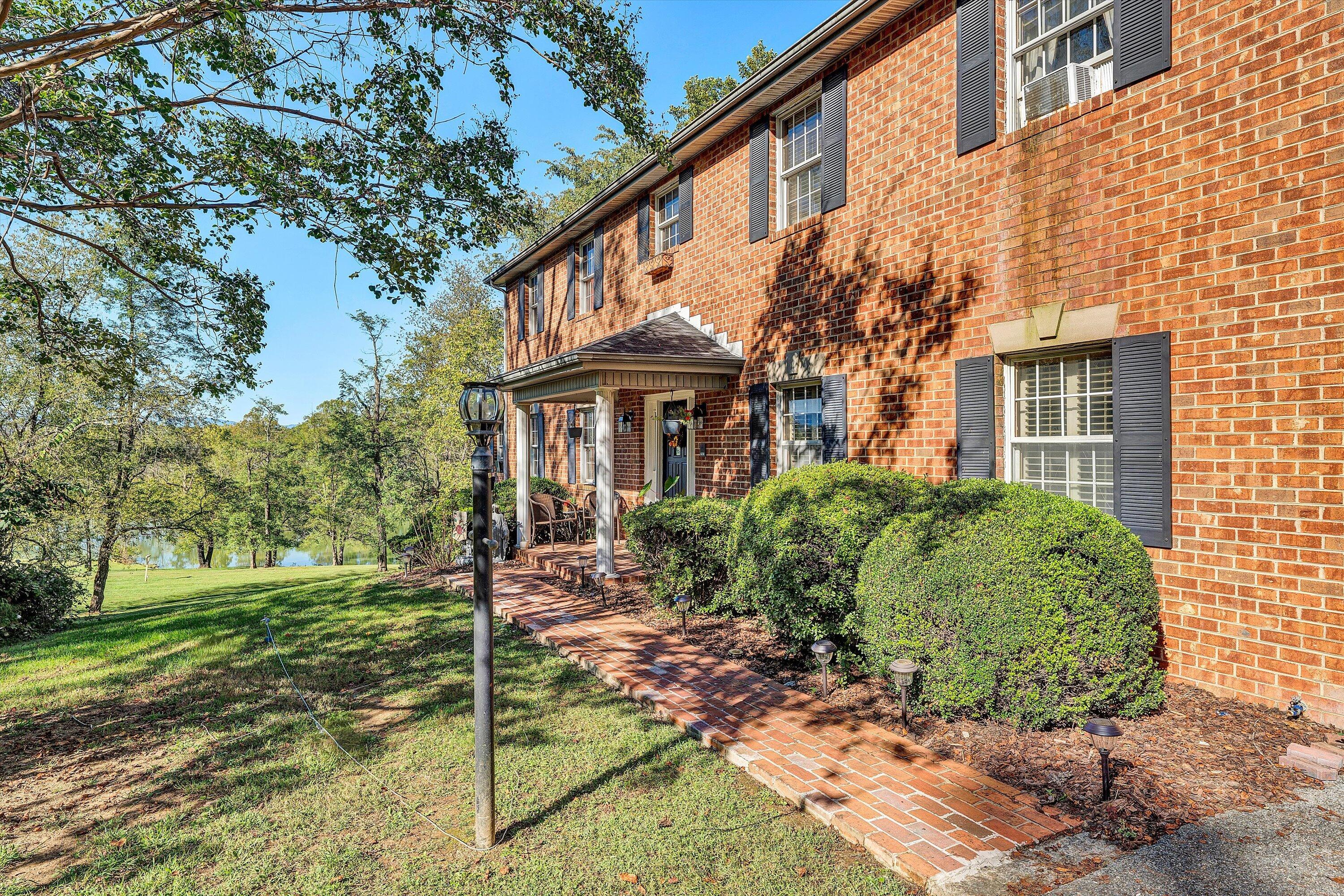 Image 3: 04-SGP-09579