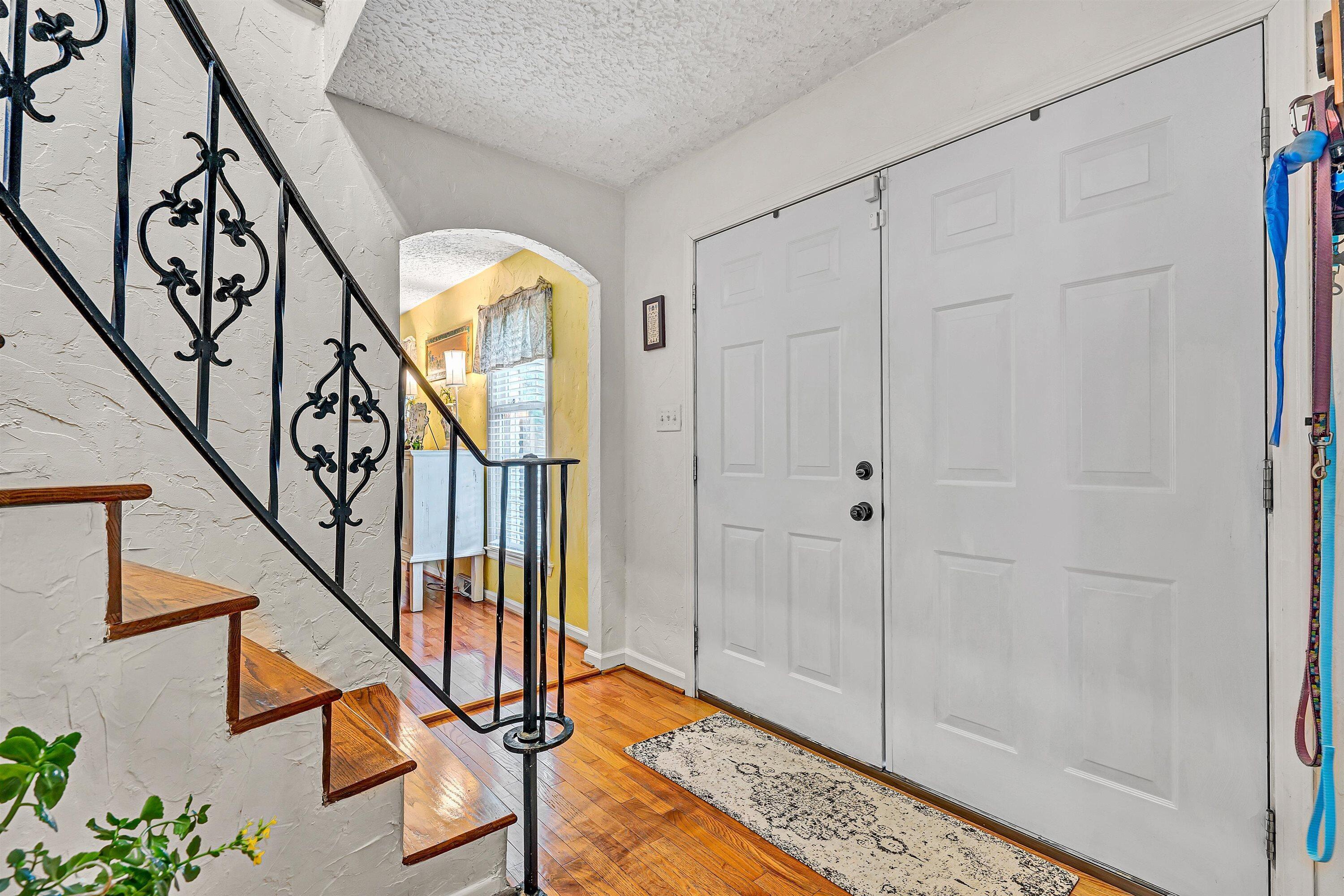 Image 4: Entry