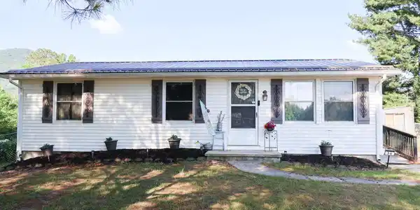 36 Railroad AVE