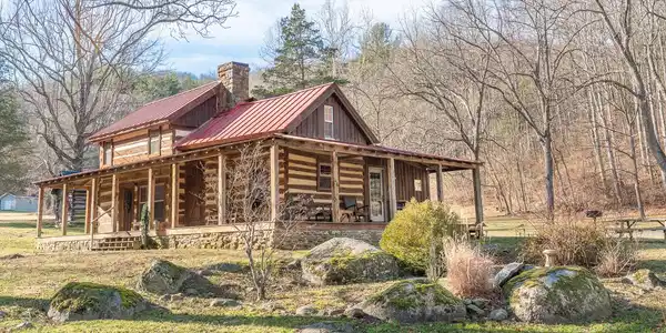 6102 Jennings Creek RD