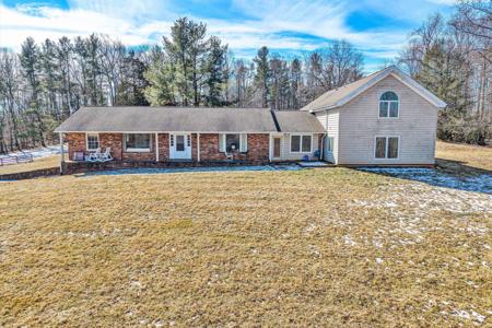 226 Magnolia LN