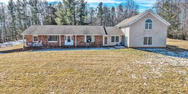 226 Magnolia LN