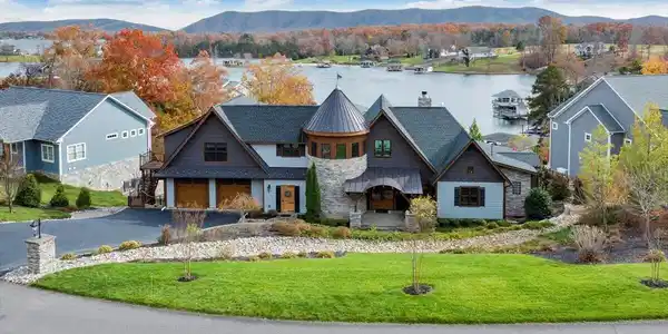 243 Compass Cove CIR