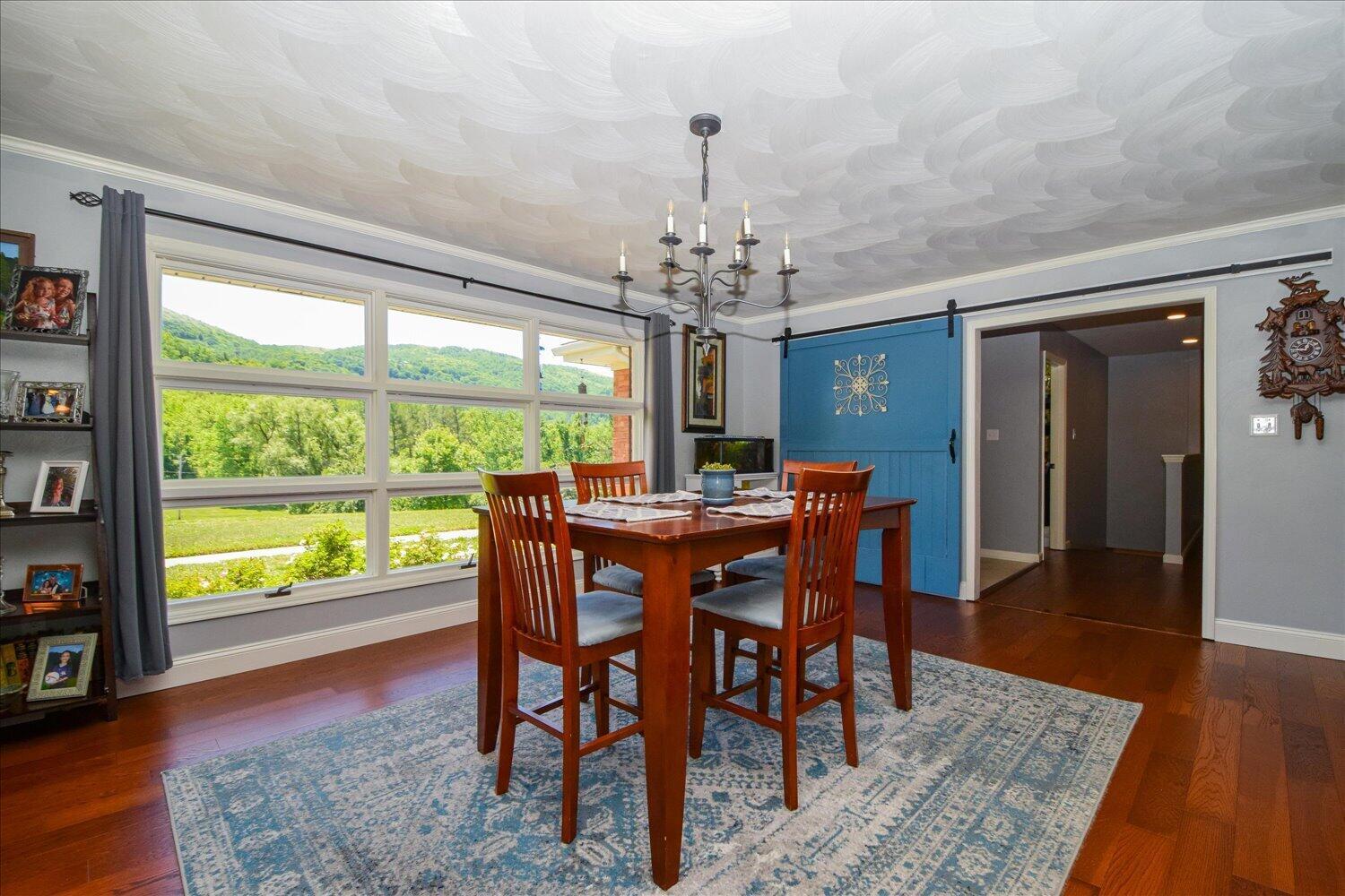 Image 4: 06-8029 Hilltop-6