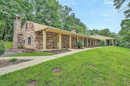 5885 Bent Mountain RD