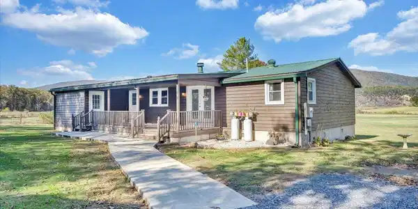 78 Barger Farm LN