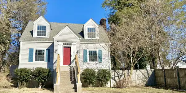 732 Palace BLVD