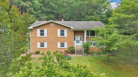 811 Arcadia RD