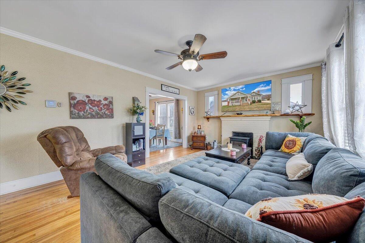 Image 4: 04-MIB05778