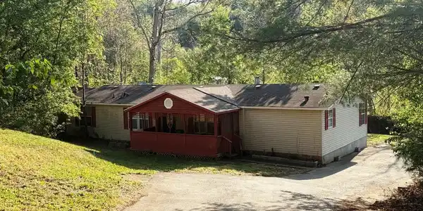 2700 Bradshaw RD