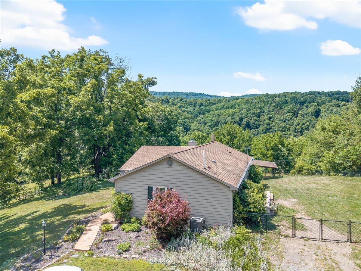 Image 4: 04-6415 Catawba Creek Rd-4