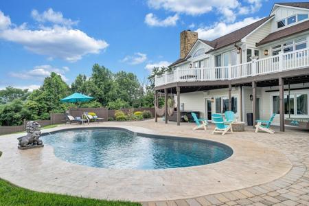 9695 Airpoint RD