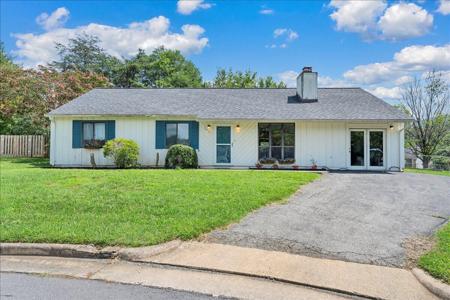 5421 Apple Blossom LN