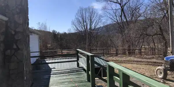 Image 4: Deck View