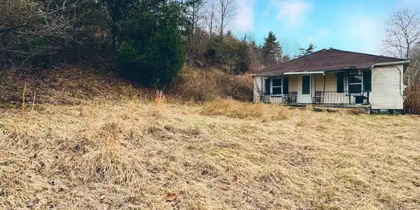 729 Valley RD