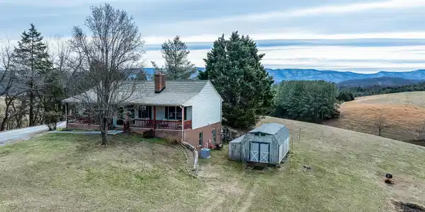 1905 Mount Joy RD