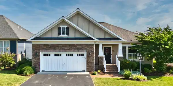3836 Fairway View DR