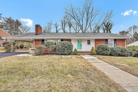 3634 Larson LN
