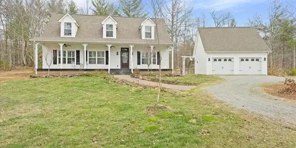 877 Sweetbriar LN