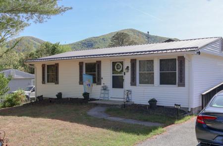 36 Railroad AVE