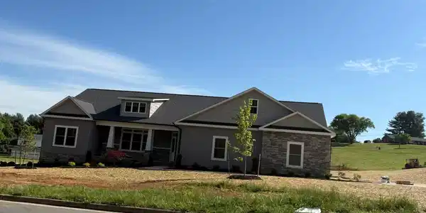 55 Highland DR