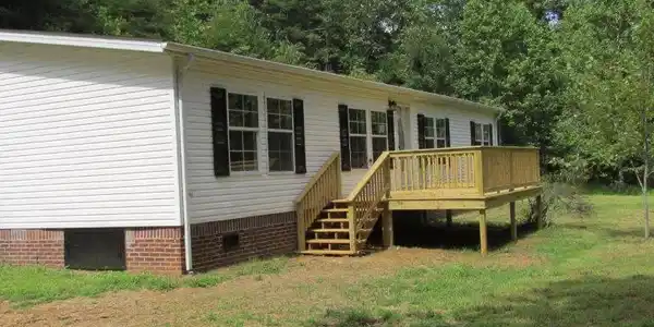 204 Chestnut Oak LN