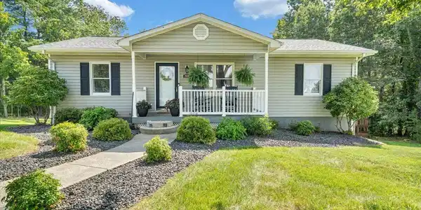 2638 Hopkins RD
