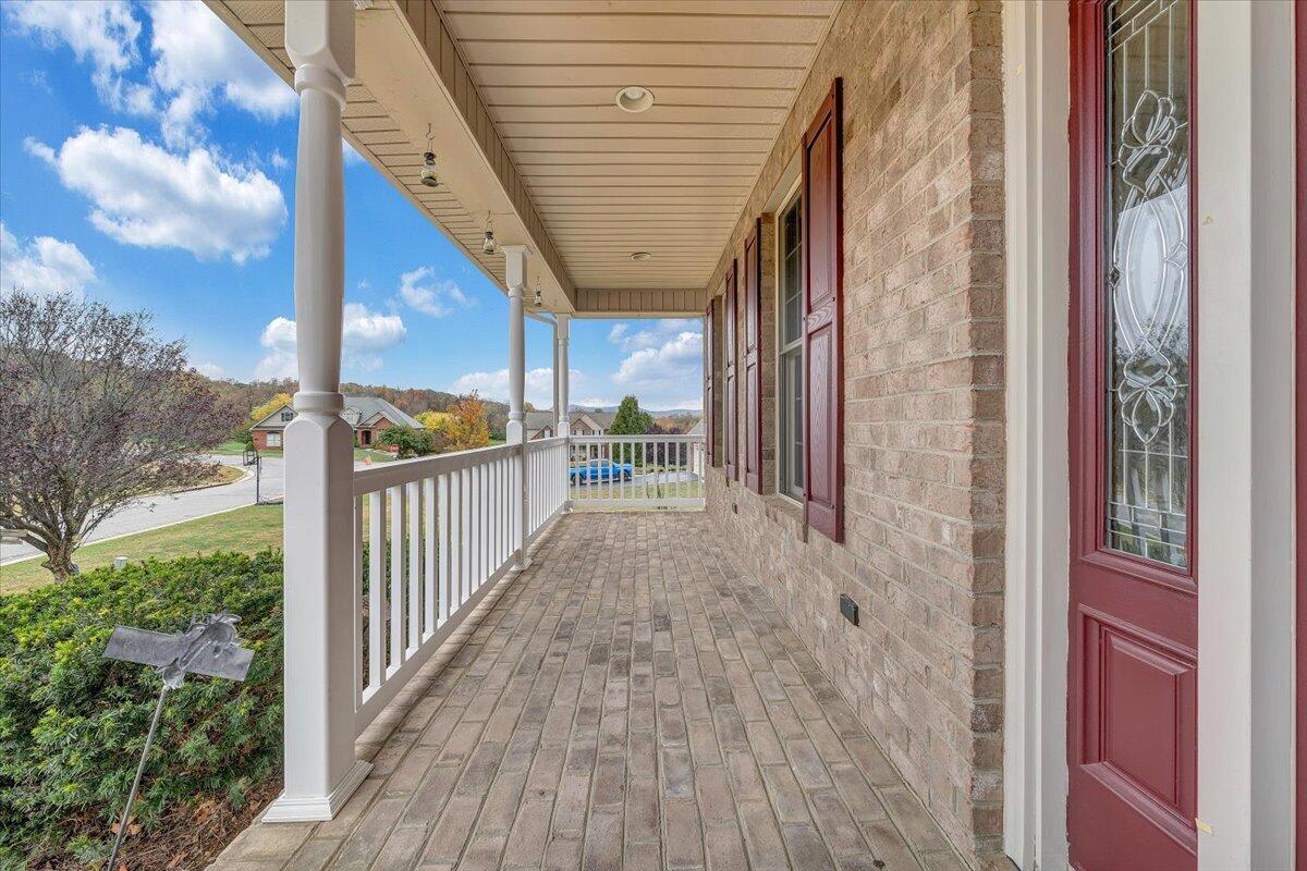 Image 4: 02-MIB09645