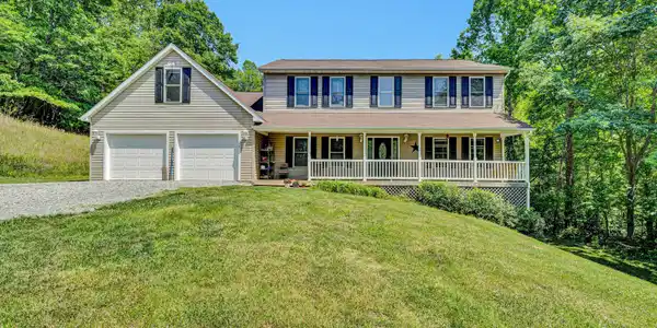 120 WELLS LN