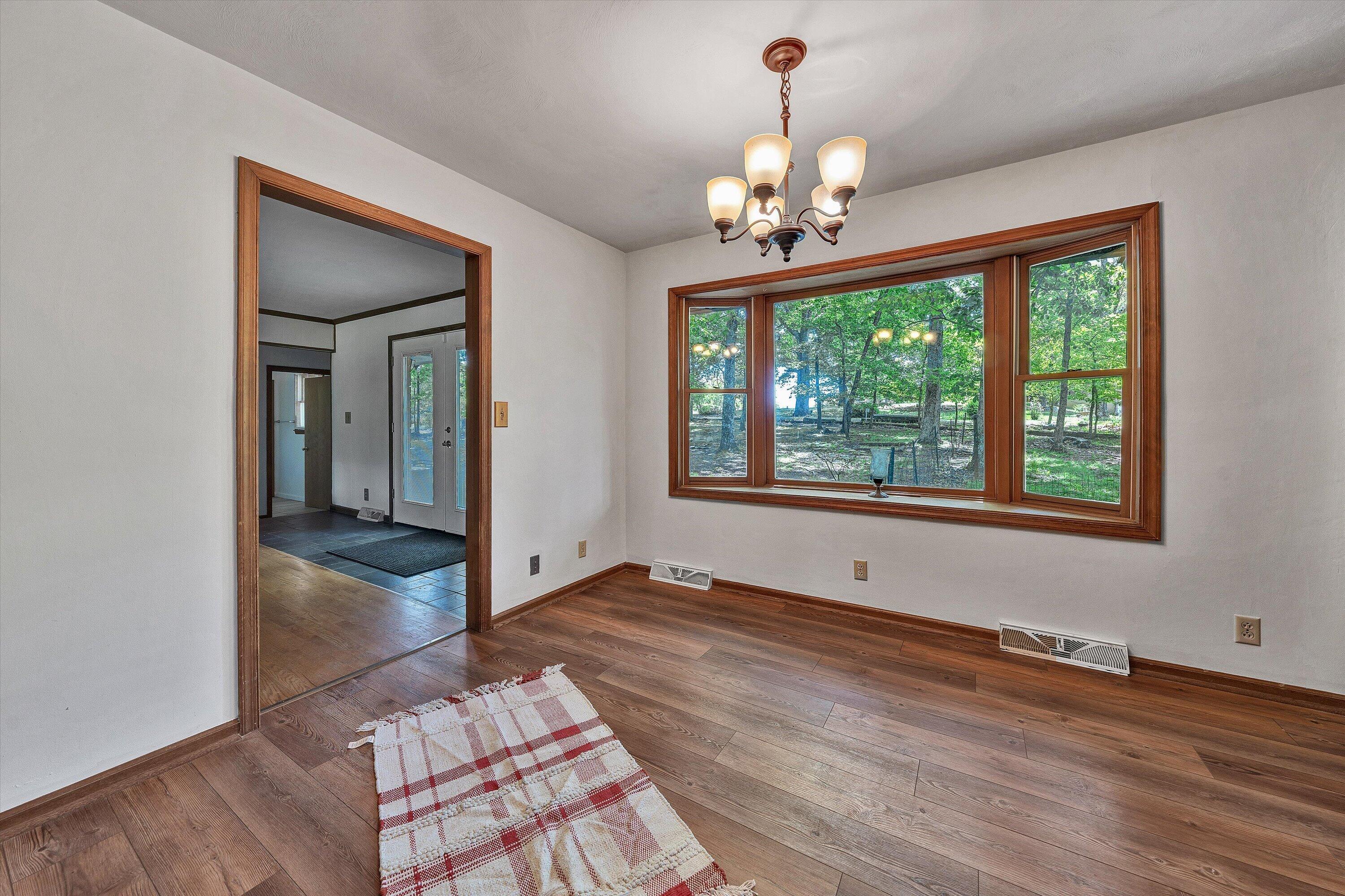 Image 3: Dining Area