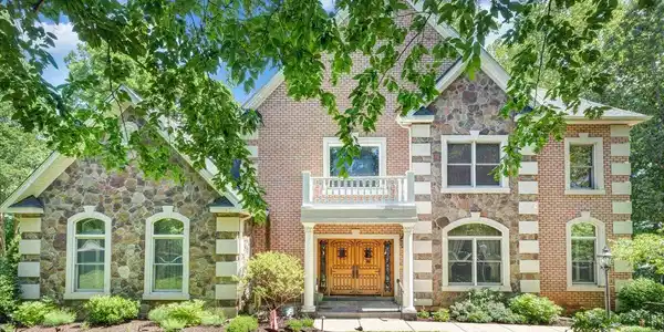 723 Fox Chase RD