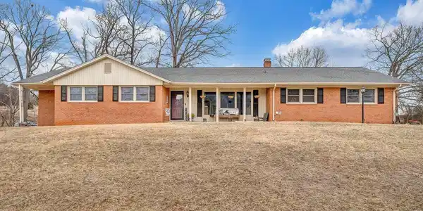 162 Ridgewood DR