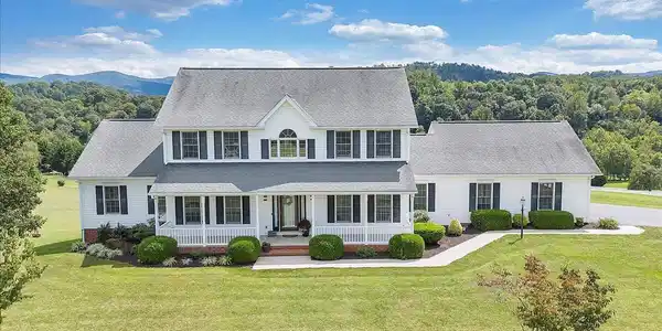 506 Marquise DR