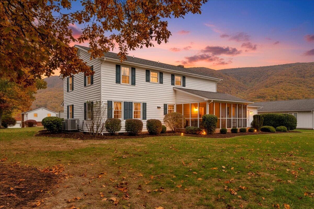 Image 2: 02-MIB09336 F