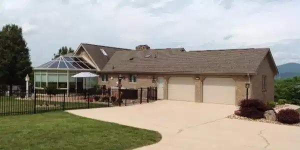 252 Richardson DR