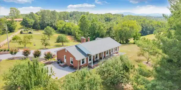1125 Loyds Store RD