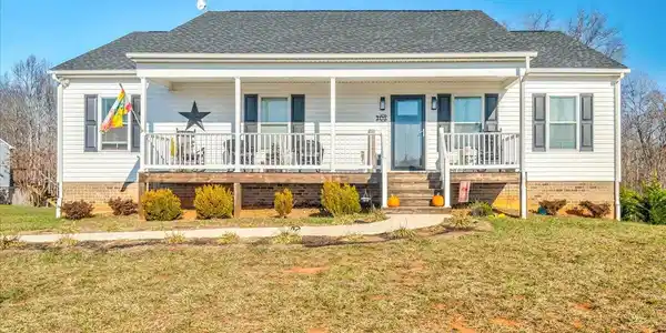 2275 Smith Mountain Lake PKWY