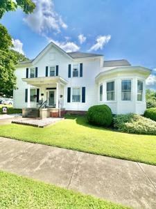 932 McCormick BLVD