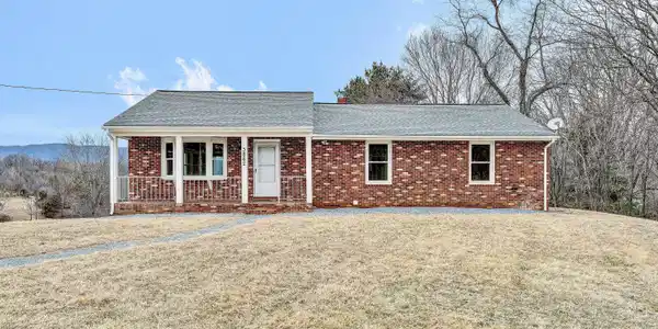3862 Country Club RD