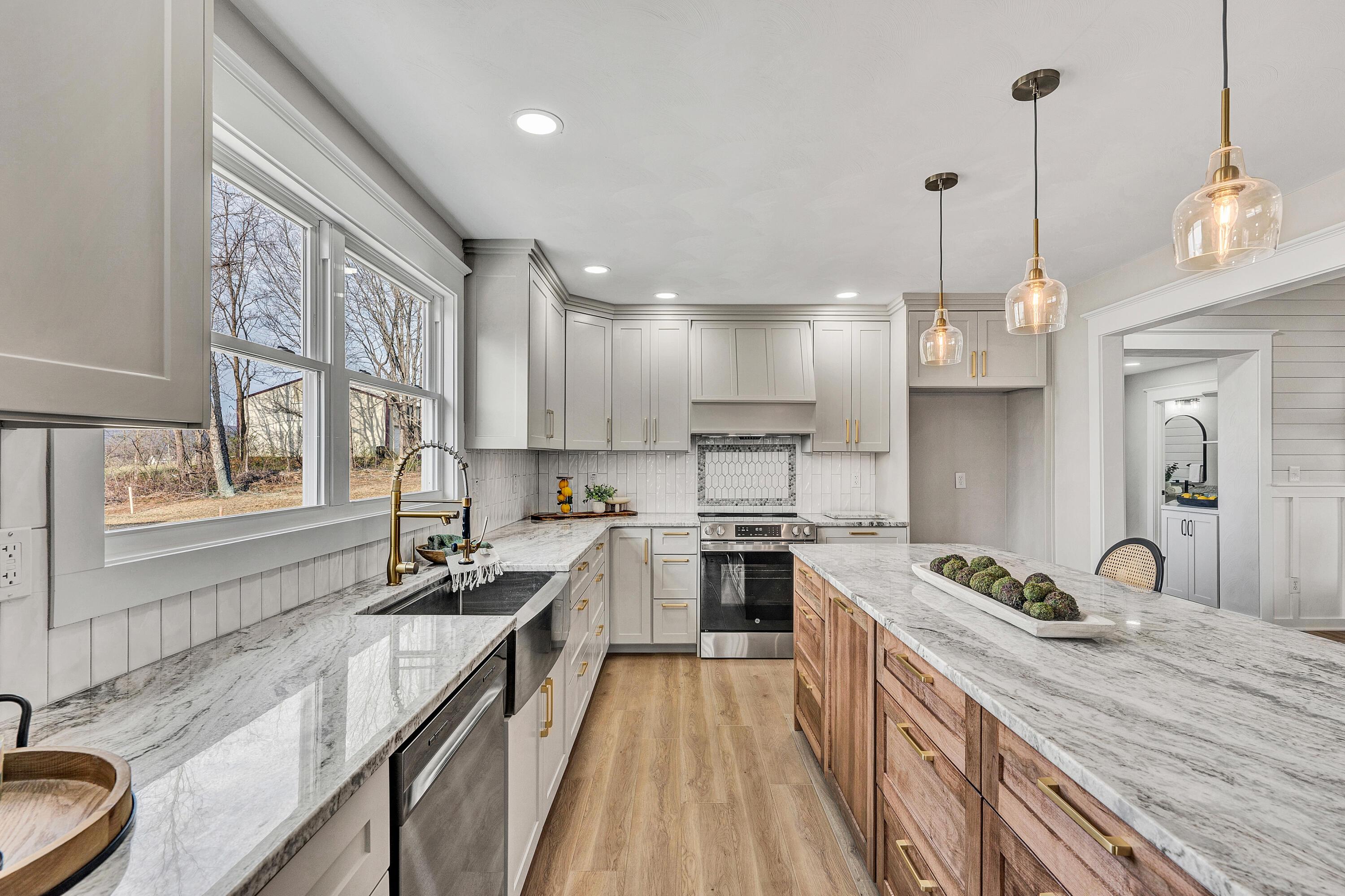 Image 3: 16-SGP-05644