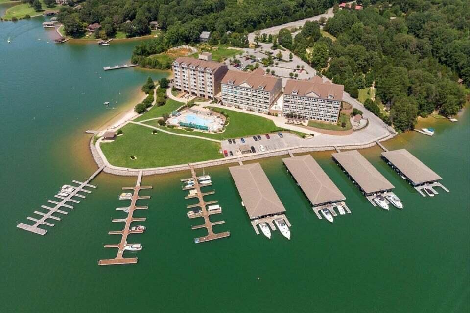 Image 2: Aerial View Pointe