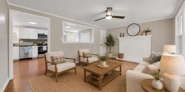Image 4: Living Room