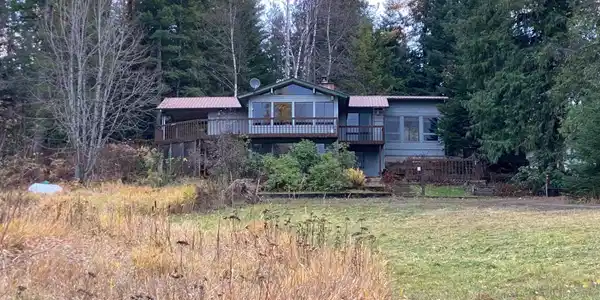1330 Lakeshore Dr