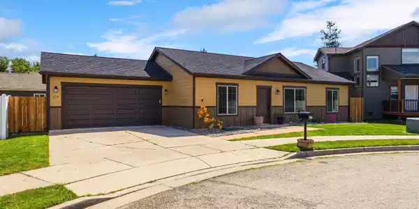 319 Creekview Ct.