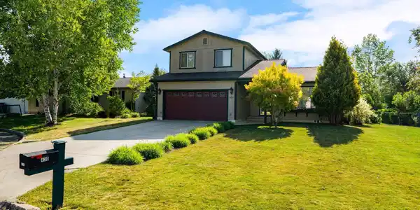 430 Willow Dr