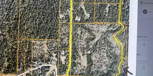 Image 2: Access roads to the property from Sagle Road