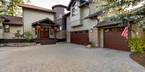96 Marie Victoria Ct