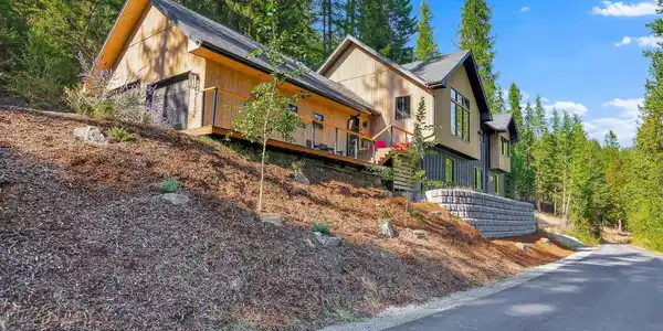 232 N Quail Run