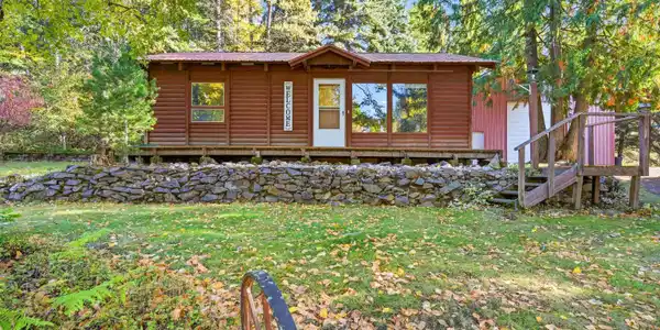 1306 Lakeshore Drive